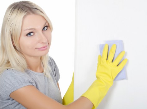 Deep cleaning treatment for a stained mattress